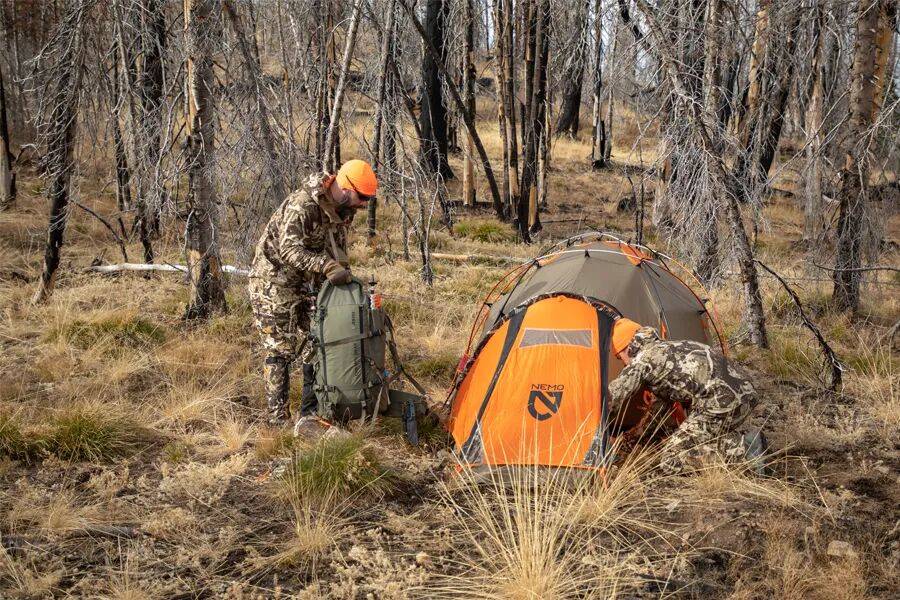 ”掩盖了户外服饰更复杂的历史AG真人平台被神化的“军线(图7)