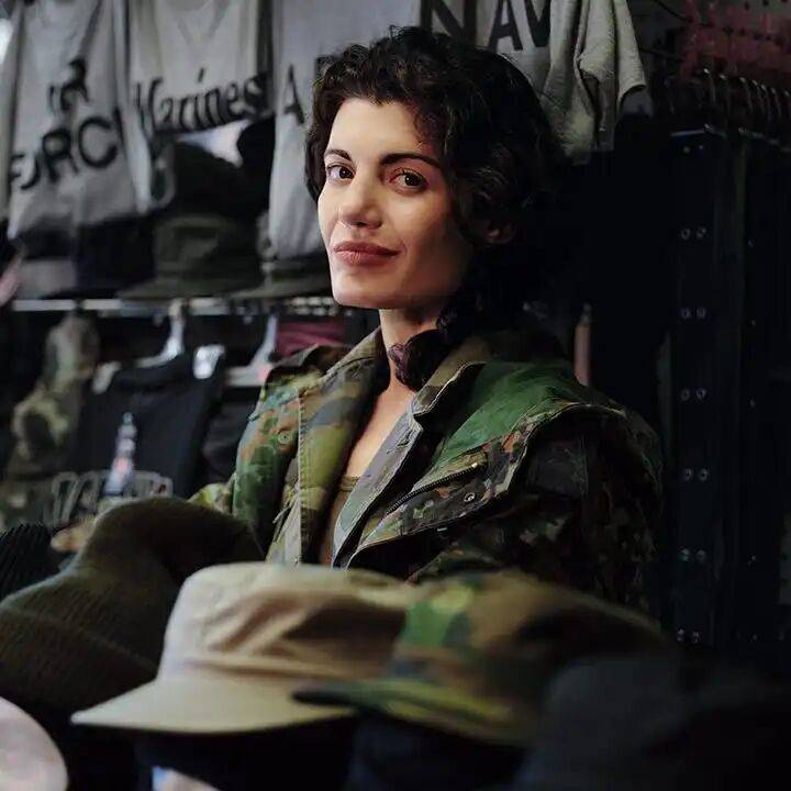 ”掩盖了户外服饰更复杂的历史AG真人平台被神化的“军线(图8)